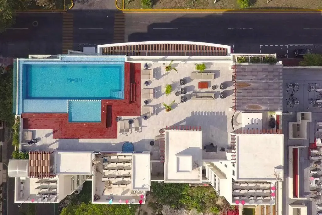 Beautiful Roof Top Pool & Gym With Ocean Views! Playa del Carmen