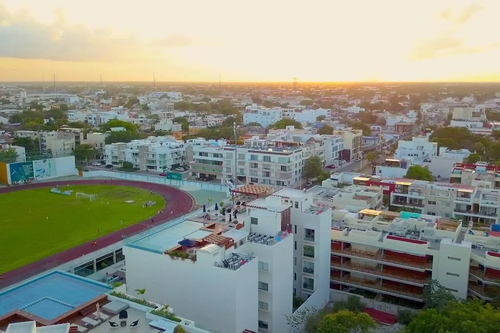 Beautiful Roof Top Pool & Gym With Ocean Views! Playa del Carmen Apartment