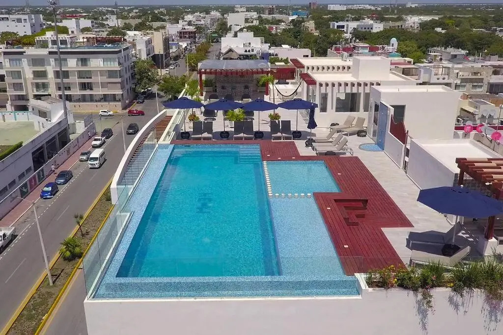 Beautiful Roof Top Pool & Gym With Ocean Views! Playa del Carmen